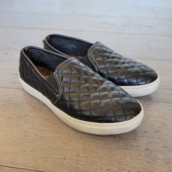 Steve Madden Girls Black Shiny Loafers Size 1 - Picture 2 of 12